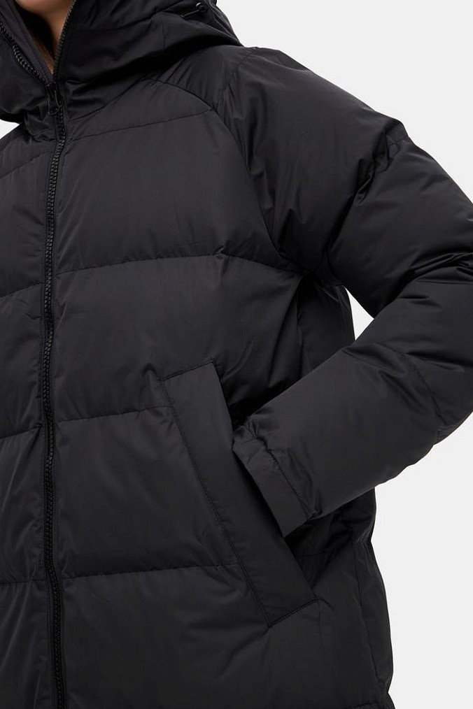 Пуховик женский SHU черный